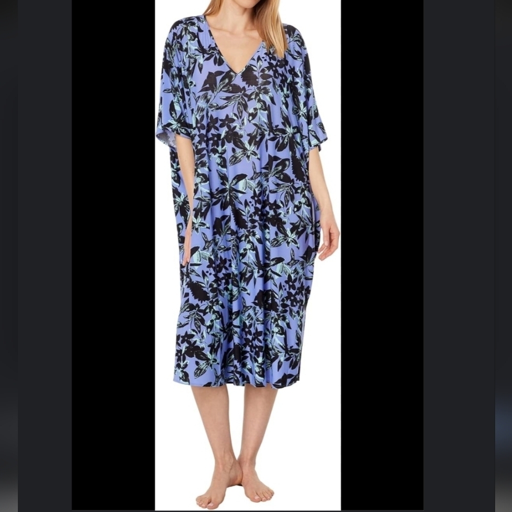Natori Blue and Black Floral Robe